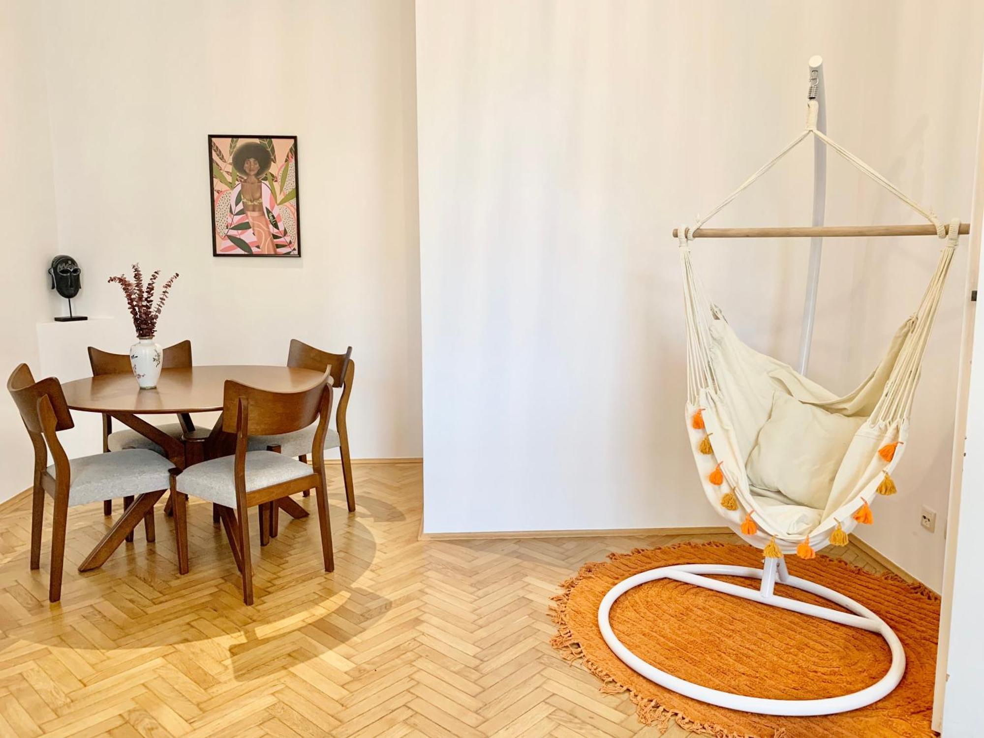 Bamboo City Apartment : A Cozy Family Haven In Vienna'S 9Th District Bagian luar foto